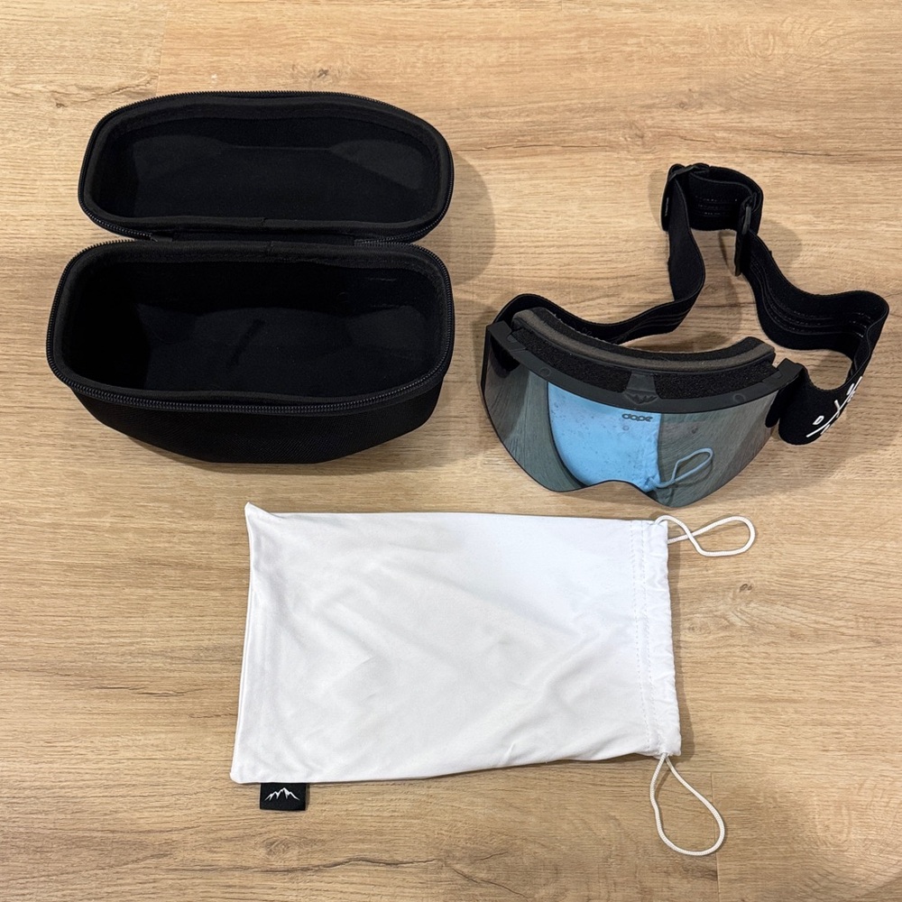 DOPE Mirrored Ski/Snowboard Goggles with Black Strap